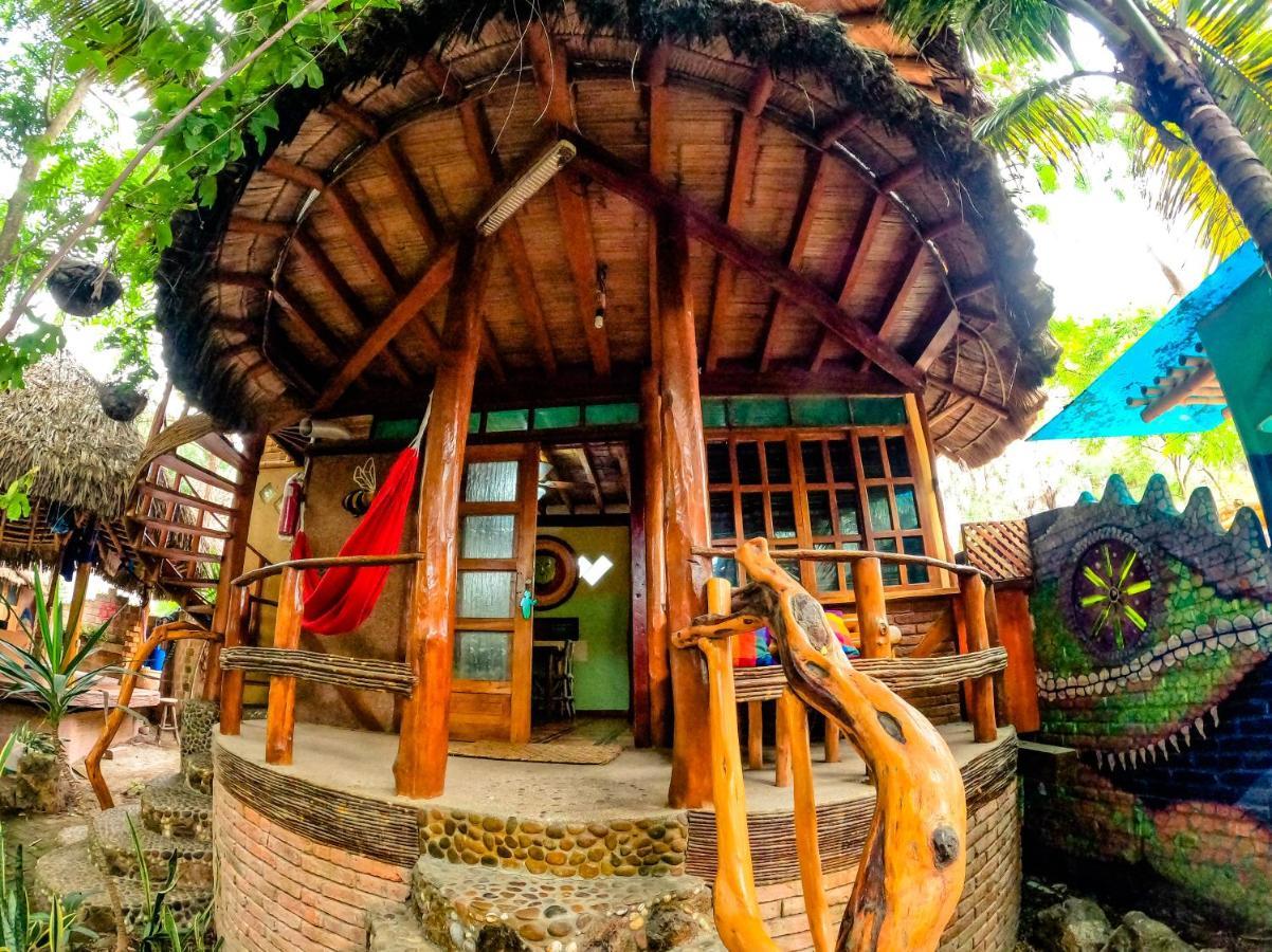 Balsa Surf Camp By Rotamundos Hotel Montanita Ngoại thất bức ảnh